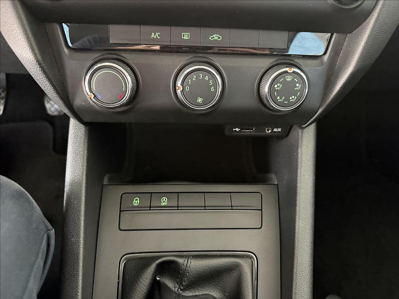 Škoda Octavia 1,6   TDI 66kW,SERVISKA,2.MAJ, - fotka 18 z 23