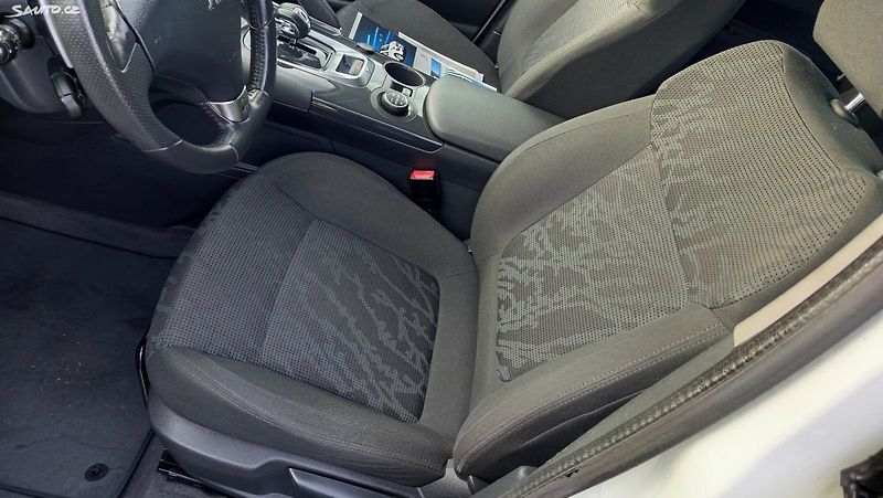 Peugeot 3008 (2012) - fotka 21 z 32