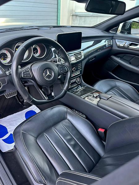 Mercedes-Benz CLS (2016) 350D 3.0 V6 190KW AMGLINE C218 - fotka 10 z 33