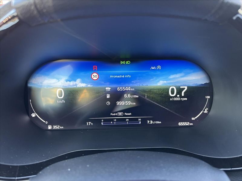 Kia Ceed 1,5 TGDi AT TOP ZÁRUKA TAŽNÉ - fotka 51 z 51