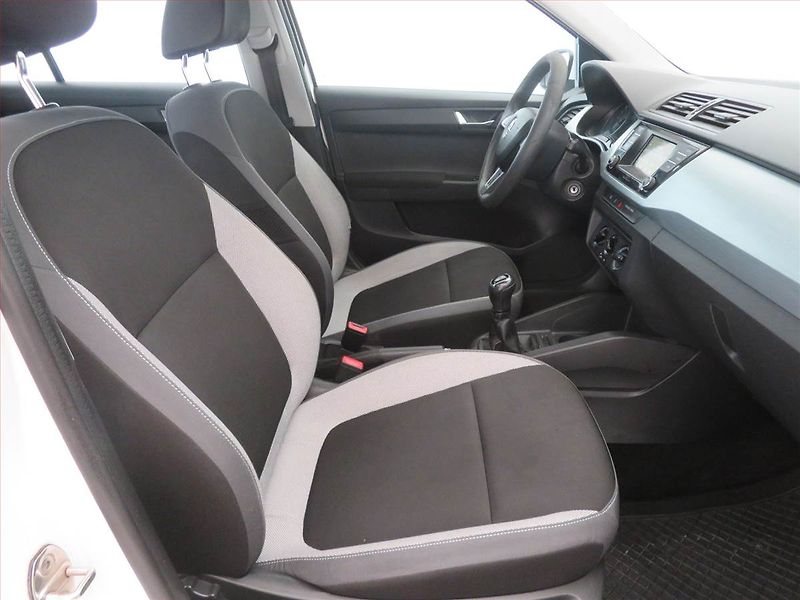 Škoda Fabia (2015) Ambition 1.4 TDI, Serv.kniha - fotka 9 z 14