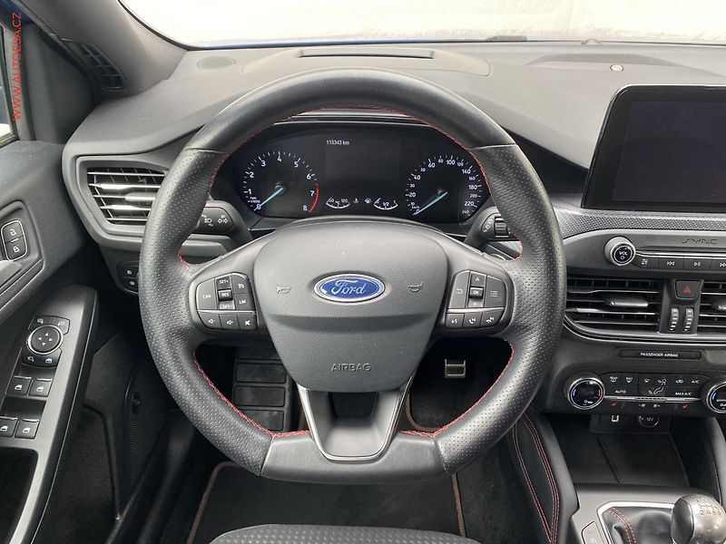 Ford Focus (2019) 1.0 EB, ST-Line, LED, navi - fotka 11 z 19