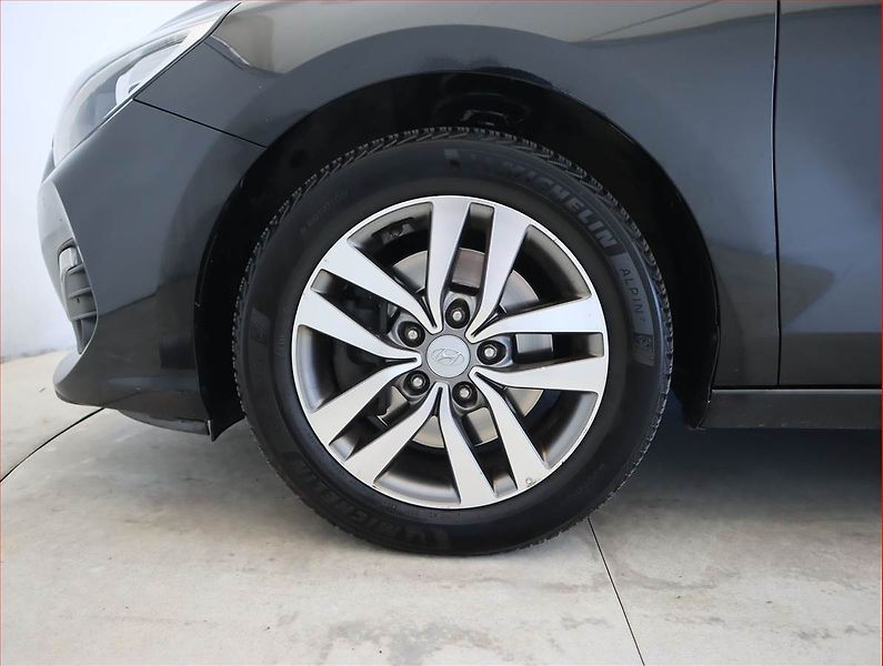 Hyundai i30 (2020) 1.6 CRDi, Tempomat - fotka 15 z 20