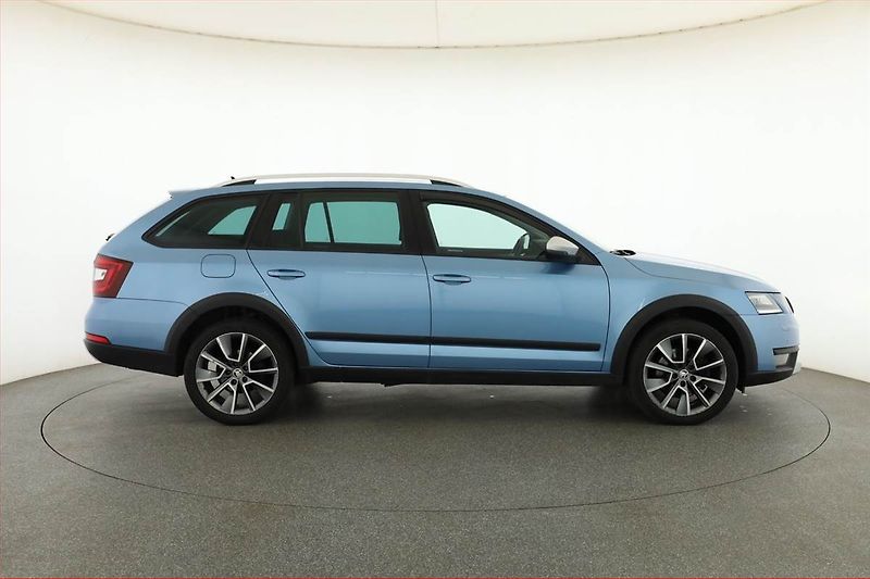 Škoda Octavia (2019) Scout 2.0 TDI, 4X4, Automat - fotka 6 z 21