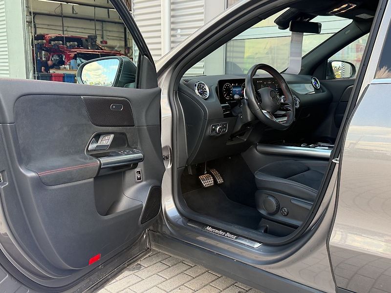 Mercedes-Benz GLA 200 AMG Style Edition - fotka 22 z 34