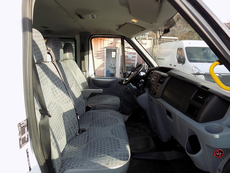 Ford Transit 2,2 TDCI SWB 300 TREND 9 MÍST - fotka 33 z 43