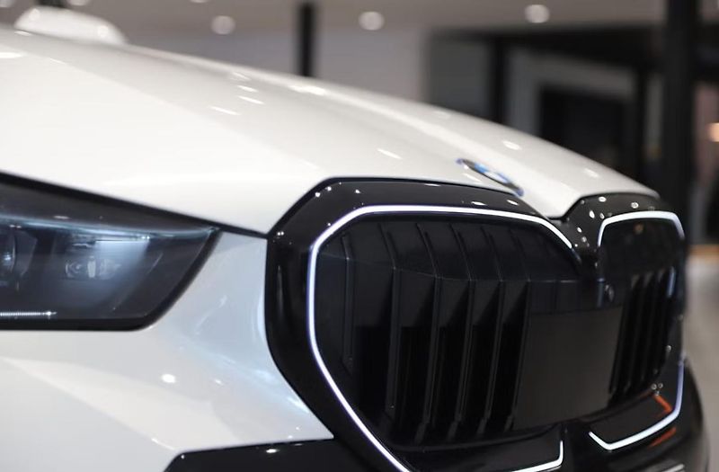 BMW i5 eDrive40 Touring M Kam Pano. - fotka 11 z 11
