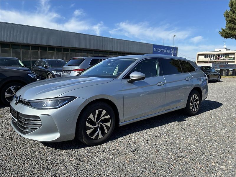 Volkswagen Passat 2,0 TDI IQ-LIGHT KAMERA 360 - fotka 2 z 33