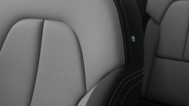 Volvo XC40 (2026) B3 AUT DARK PLUS - fotka 8 z 11