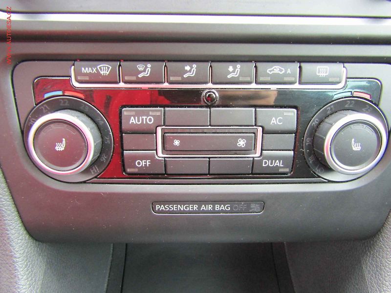 Volkswagen Golf (2011) 1.2TSi, AC, park.čidla - fotka 19 z 22