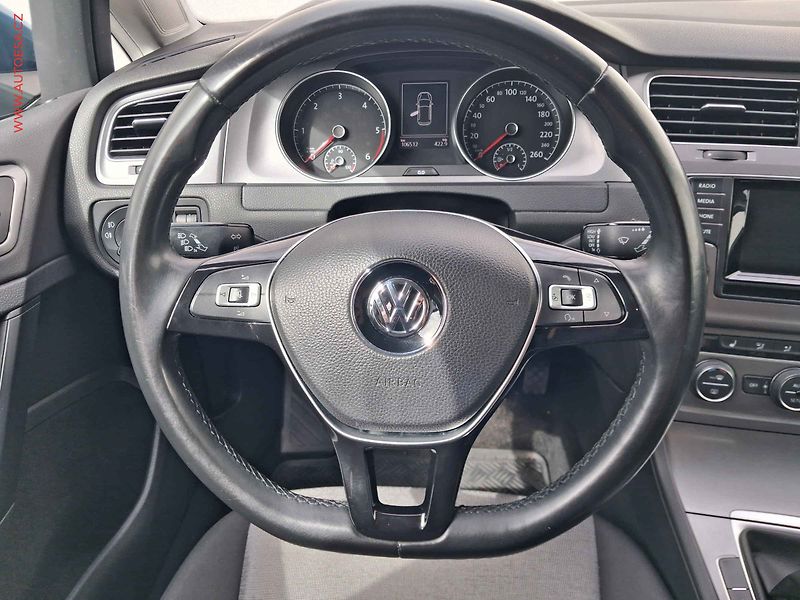 Volkswagen Golf (2014) 1.6 TDi, autoAC - fotka 11 z 17