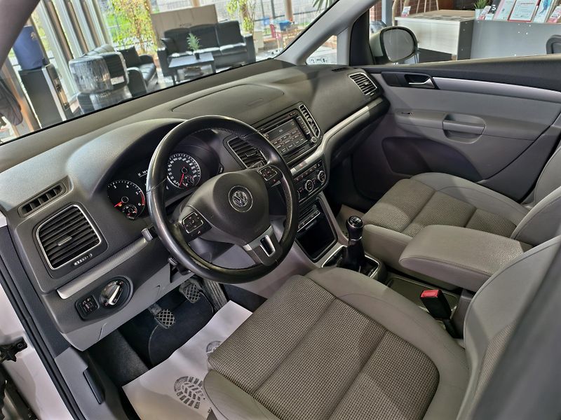 Volkswagen Sharan 2.0 TDi 125kW 7 MÍST KAMERA  - fotka 7 z 23