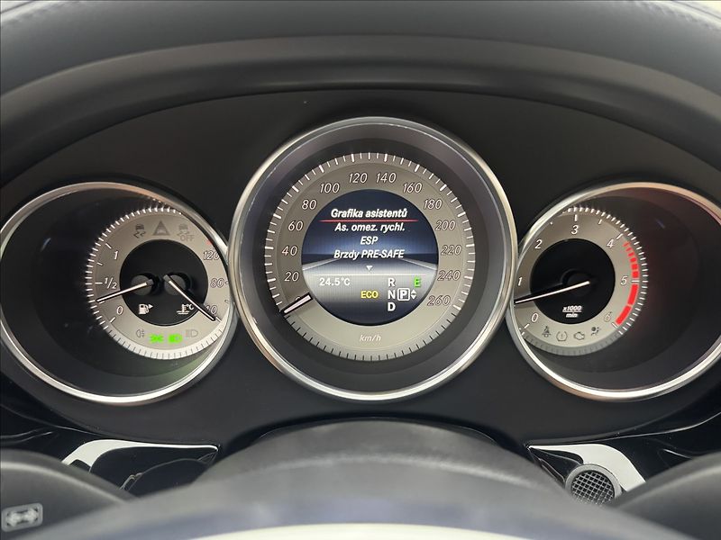 Mercedes-Benz CLS 3,0 DPH 4X4 H/K AMG LED ACC ČR - fotka 15 z 59