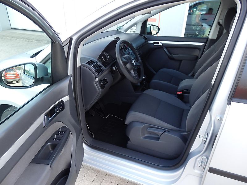 Volkswagen Touran 1,4TSi DIGI KLIMA, SERVIS KN - fotka 6 z 18