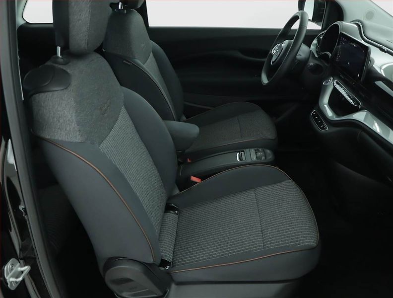 Fiat 500e (2021) 42 kWh, SoH 92%, Automat - fotka 9 z 20