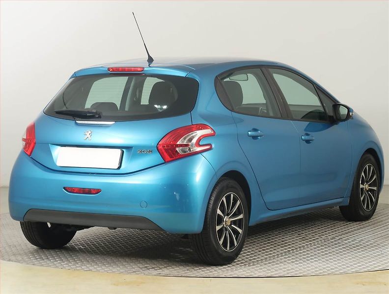 Peugeot 208 (2012) 1.4 HDI, po STK, zamluveno - fotka 5 z 16