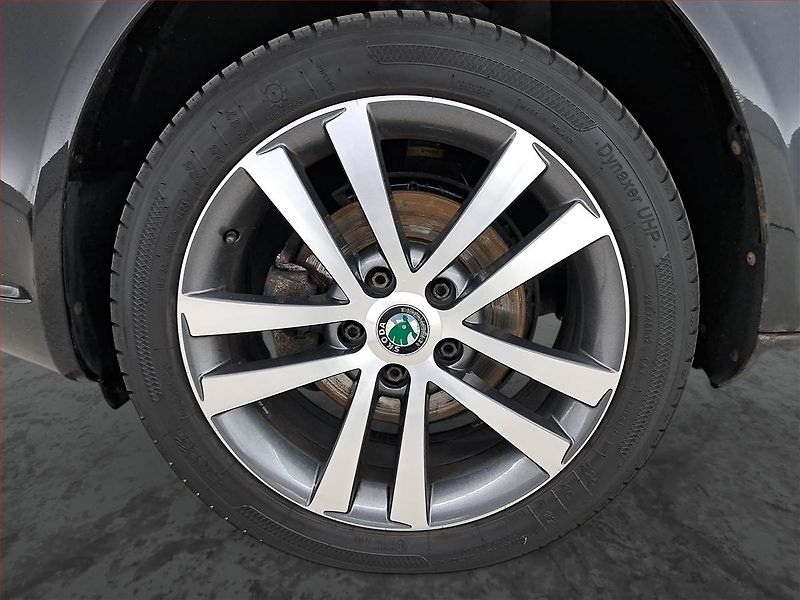Škoda Octavia (2012) 1.6 TDI, Serv.kniha, po STK - fotka 14 z 15