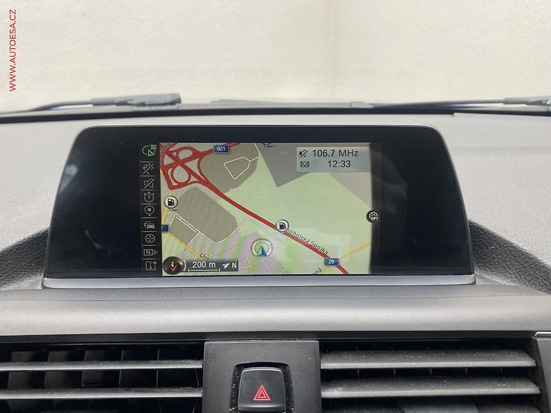 BMW Řada 1 (2015) 1.5i 118i, Sport Line, AT - fotka 17 z 20