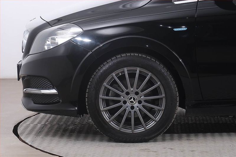 Mercedes-Benz Třídy B (2018) B 250 e, Automat, Navi - fotka 15 z 26