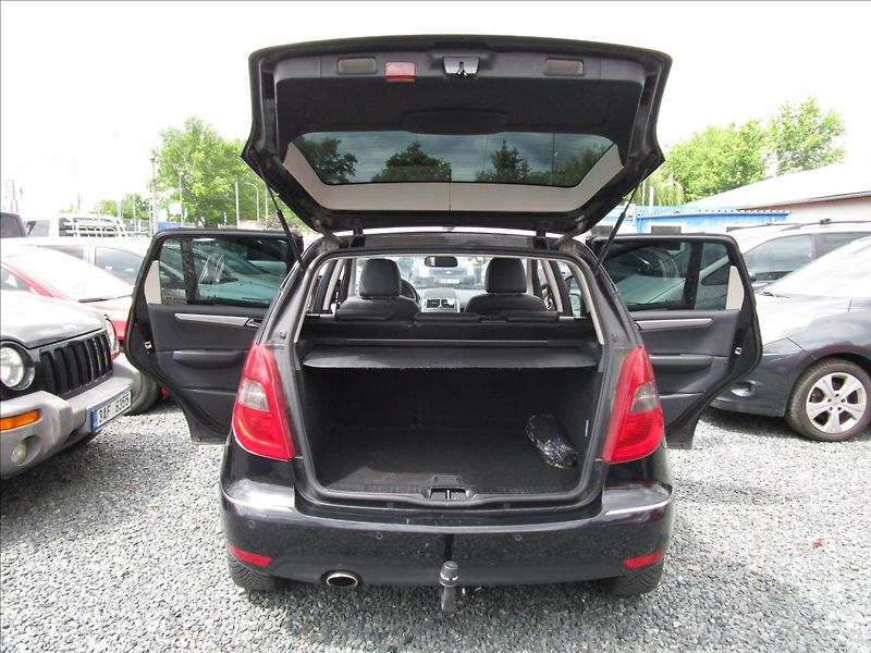 Mercedes-Benz Třídy A A160,  Klima - fotka 30 z 39