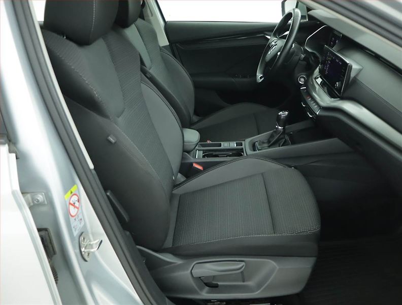 Škoda Octavia (2023) Ambition 2.0 TDI, ČR,1.maj - fotka 9 z 15