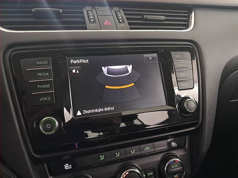Škoda Octavia (2016) 1.6 TDI 4x4, 4X4, Tempomat - fotka 17 z 20