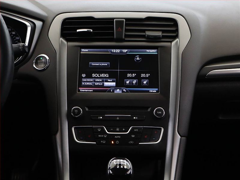 Ford Mondeo (2015) Titanium 2.0 TDCI, ČR,1.maj - fotka 10 z 19