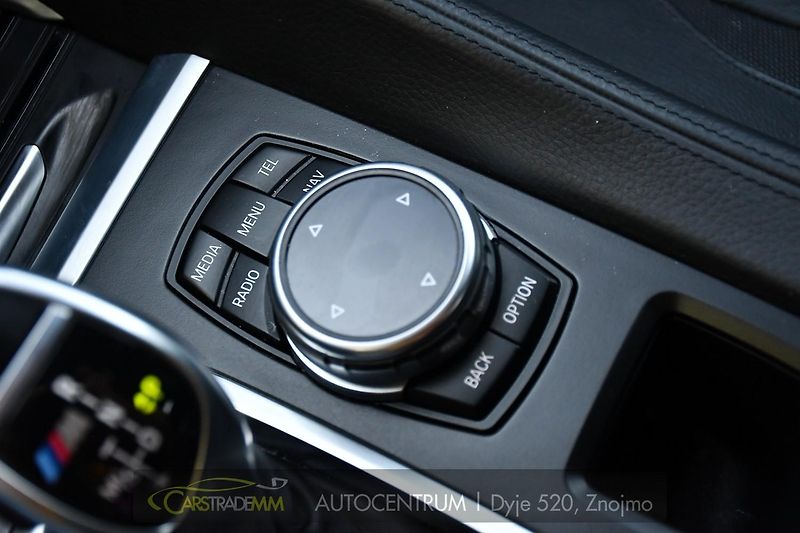 BMW X6 M50d HUD 360KAM ACC - fotka 35 z 57