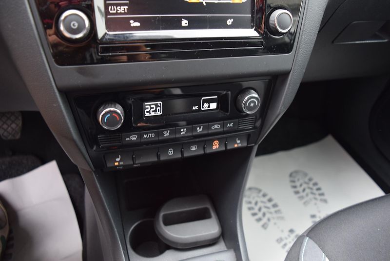 Škoda Rapid (2016) 1.2TSI 81kw ED. JOY XEN TAŽNÉ - fotka 24 z 45