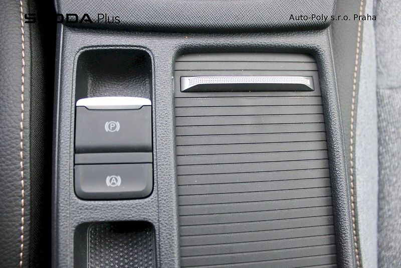 Škoda Octavia (2025) Combi Top Selection 2.0 TDI 11 - fotka 15 z 25
