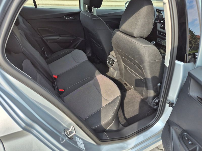 Škoda Fabia (2025) Selection 1.0 TSI 70 kW 5°manu - fotka 18 z 30