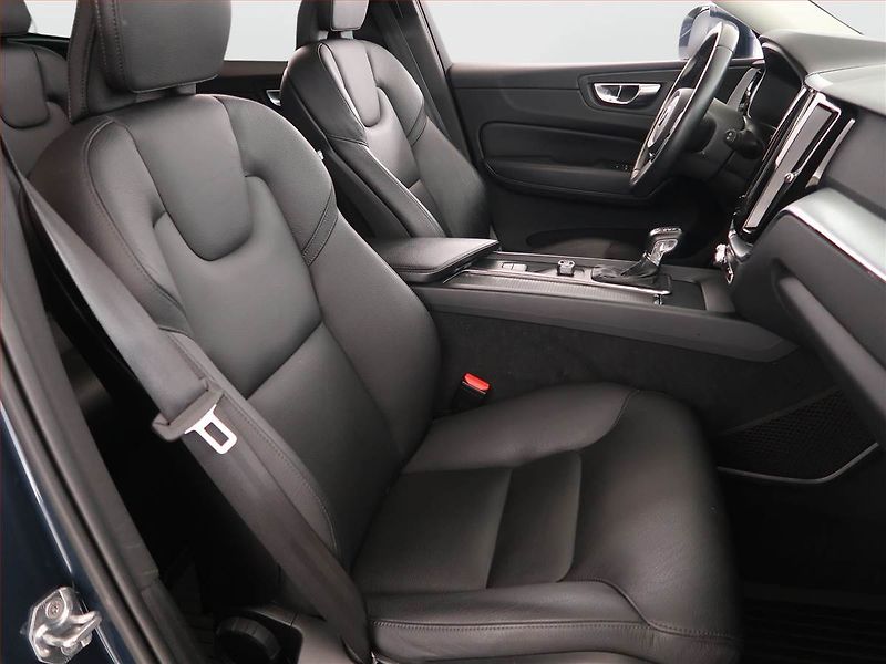 Volvo XC60 (2019) Summum B5 AWD - fotka 9 z 22