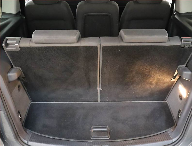 Volkswagen Touran (2011) 2.0 TDI, 7 míst, Serv.kniha - fotka 22 z 22