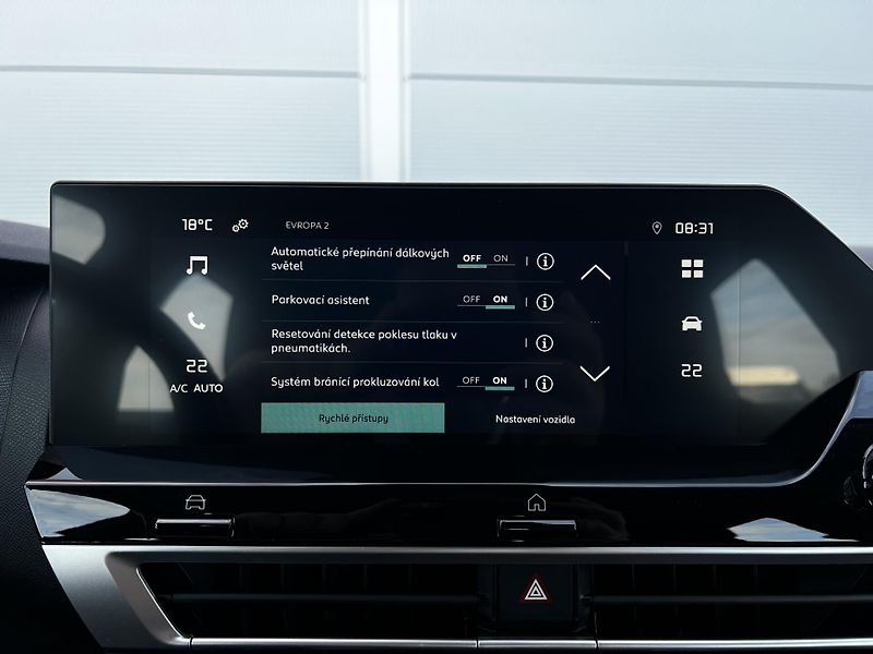 Citroën ë-C4 100kW 50kWh Feel 1.Maj DPH - fotka 14 z 23
