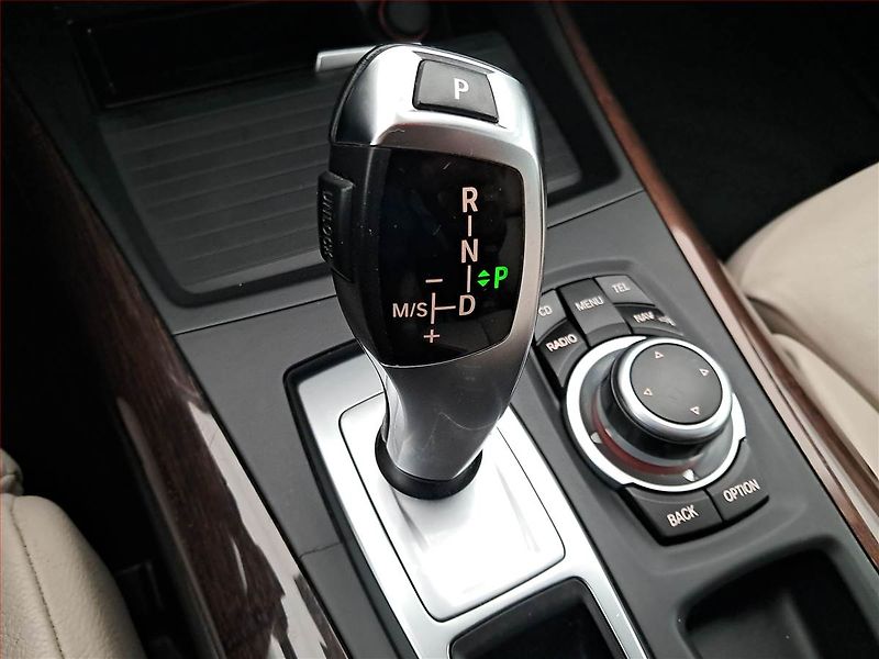 BMW X5 (2012) xDrive40d, 4X4, Automat, Kůže - fotka 16 z 22
