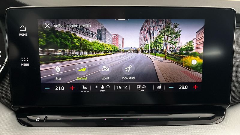 Škoda Octavia 2.0 TDI DSG Style Combi - fotka 25 z 25