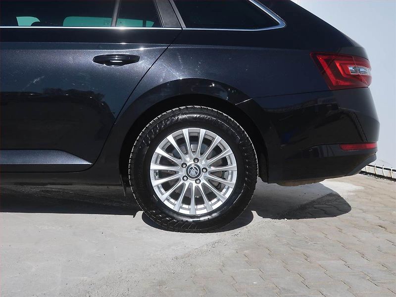Škoda Superb (2018) Style 2.0 TDI, Automat - fotka 14 z 19