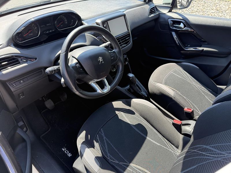 Peugeot 208 1.2i 60 KW ALU SERVIS. - fotka 9 z 13