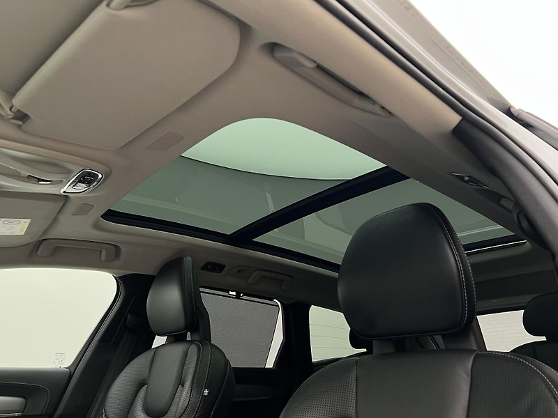 Volvo V90 CC D5 AWD PRO AUT - fotka 17 z 41