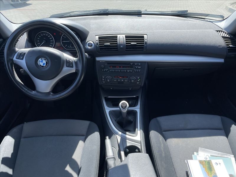 BMW Řada 1 1,6 i 85kw Klimatronic, Výhřev - fotka 11 z 31