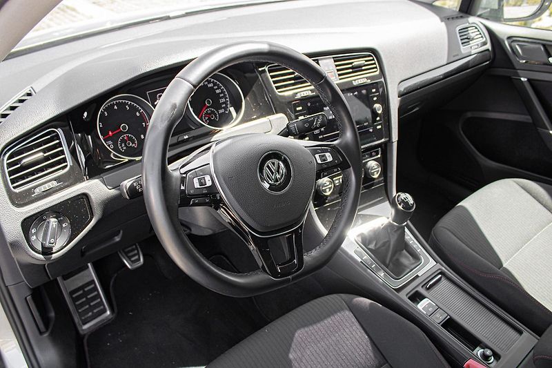 Volkswagen Golf - fotka 9 z 25