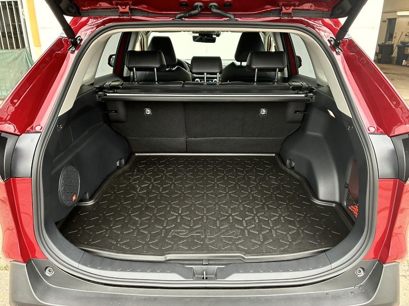 Toyota RAV4 2.5 HSD e-CVT AWD Exe. JBL - fotka 12 z 26