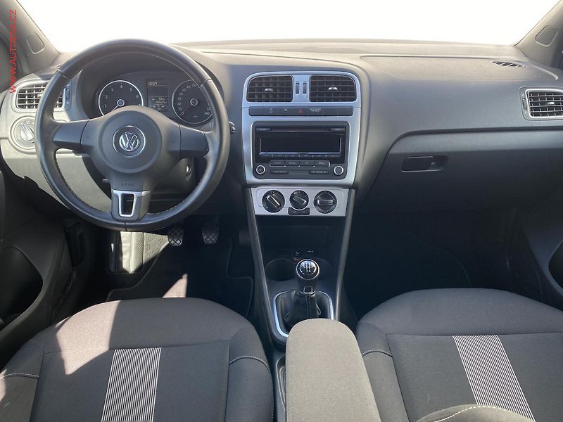 Volkswagen Polo (2014) 1.2 HTP BlackEdition, AC - fotka 8 z 15