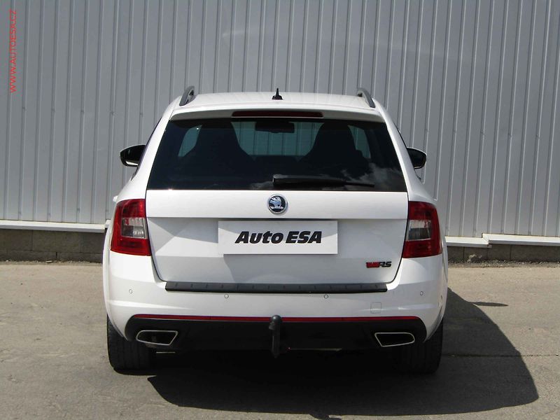 Škoda Octavia (2013) 2.0TDi, RS, DSG, navi, bixen - fotka 5 z 21