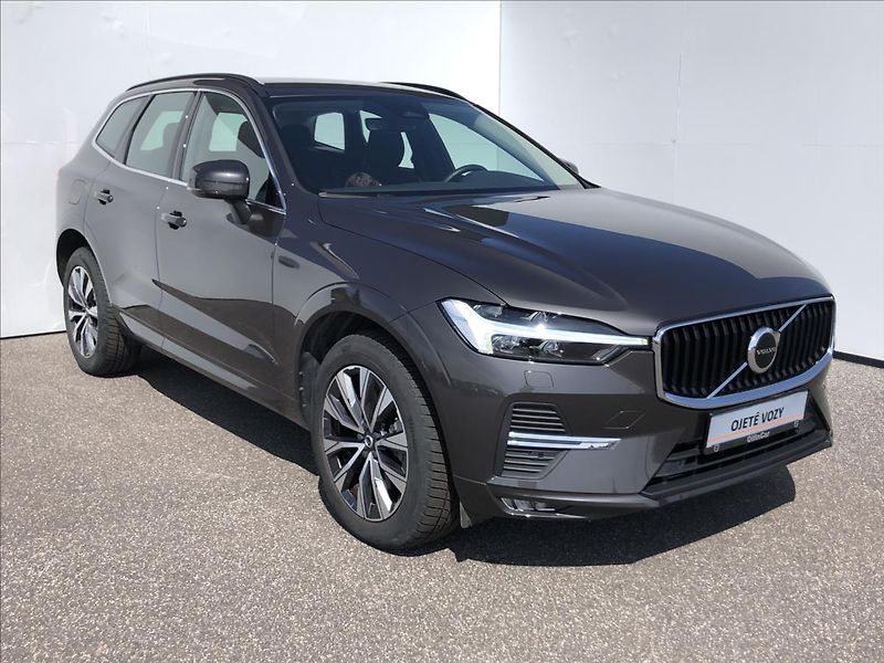 Volvo XC60 2,0 AWD MOMENTUM PRO  B4 - fotka 7 z 27