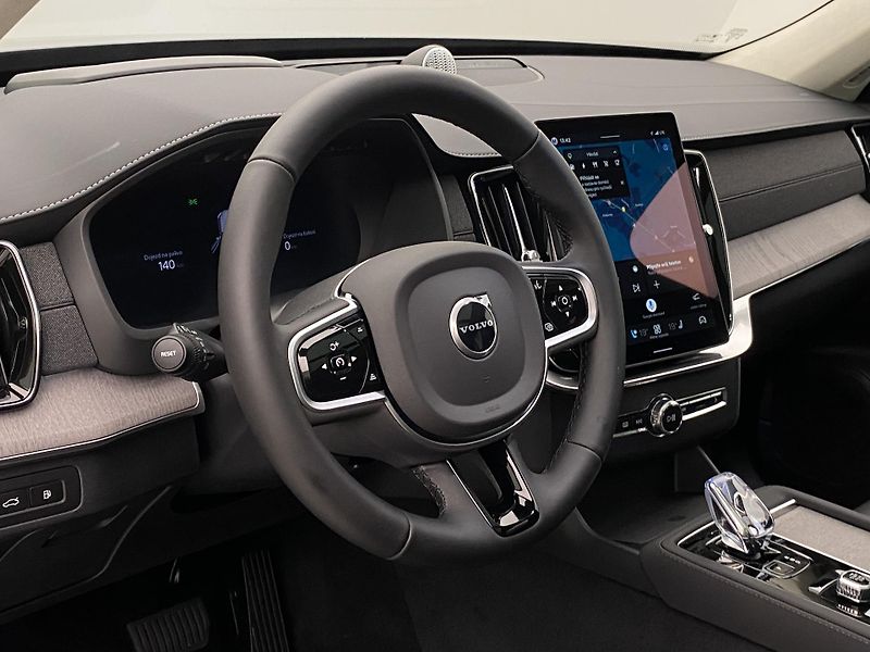 Volvo XC90 T8 AWD RECHARGE ULT REZERVACE - fotka 19 z 68