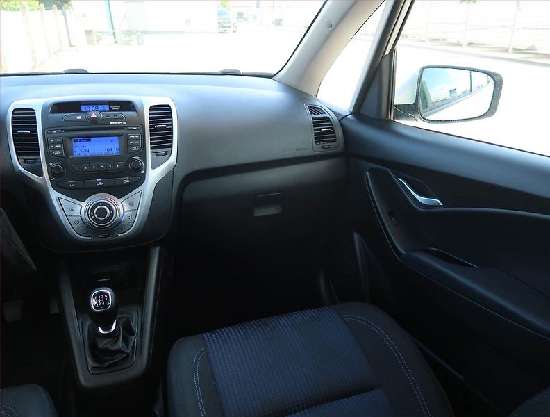 Hyundai ix20 (2013) 1.4 CVVT, Serv.kniha - fotka 8 z 15