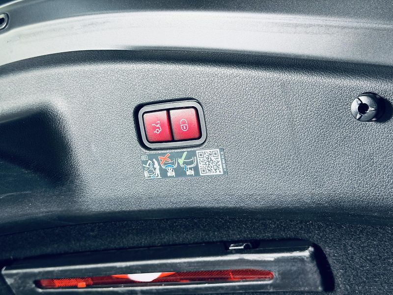 Mercedes-Benz CLE (2024) 300 4M AMG Magno MAX V ZARUKA - fotka 34 z 34