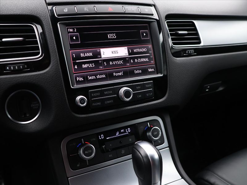 Volkswagen Touareg 3,0 TDI V6 193kW Exclusive CZ - fotka 17 z 27