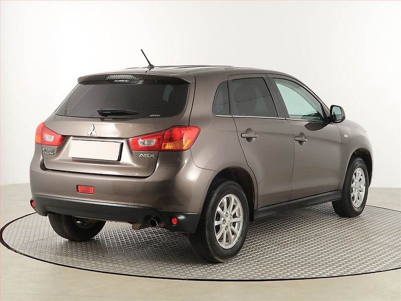 Mitsubishi ASX (2013) 1.8 DI-D MIVEC, 4X4 - fotka 5 z 17